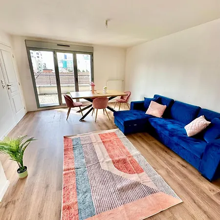 Magnificent Paris 401 With View Apartment *
