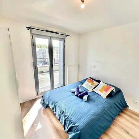 Magnificent Paris 401 With View Apartment