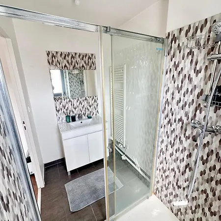 Magnificent Paris 401 With View Bagnolet